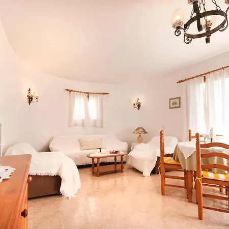 Villa Heno, Beautiful Detached With Large Private Pool - By Villamar *