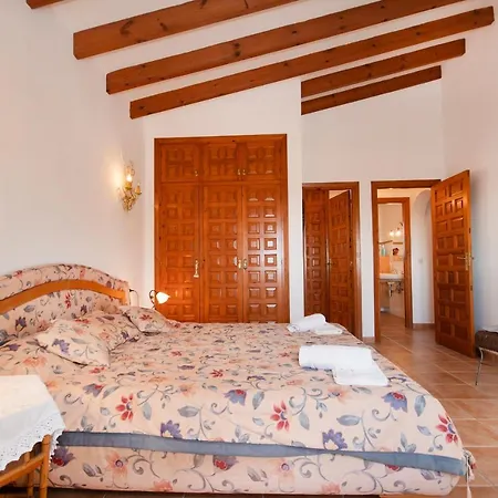 Heno, Beautiful Detached With Large Private Pool - By Villamar Calp