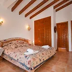 Heno, Beautiful Detached With Large Private Pool - By Villamar *