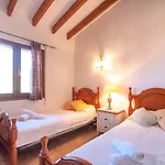 Heno, Beautiful Detached With Large Private Pool - By Villamar كاليبي
